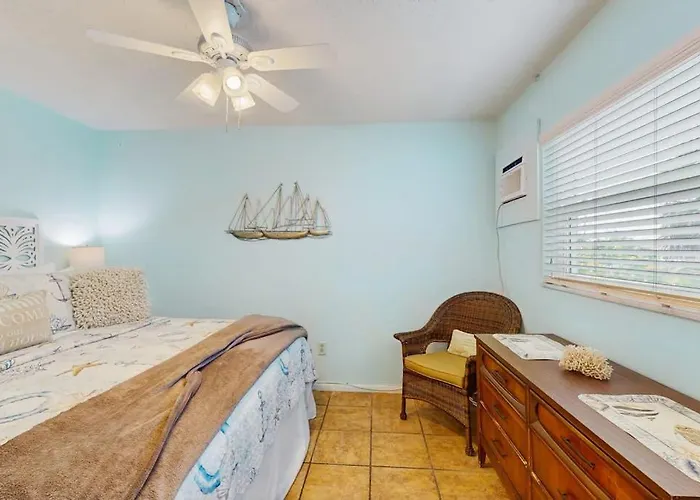 Chateau 8w * Clearwater Beach